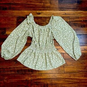 Green, White and Gold Sprinkled Daisy Long Sleeve Blouse size Medium.